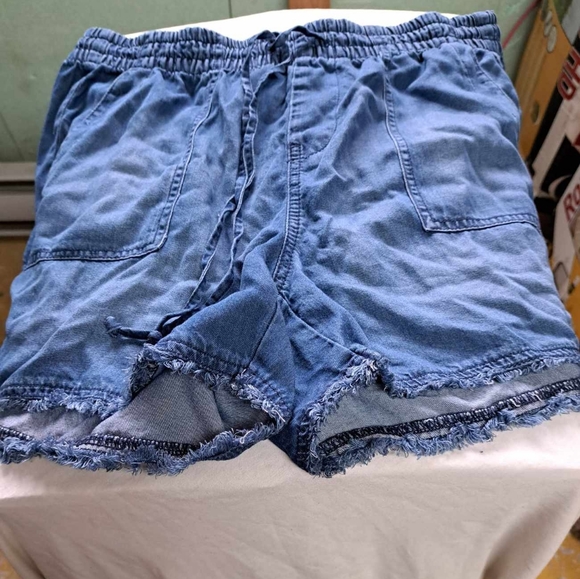 Jean shorts - Picture 4 of 8